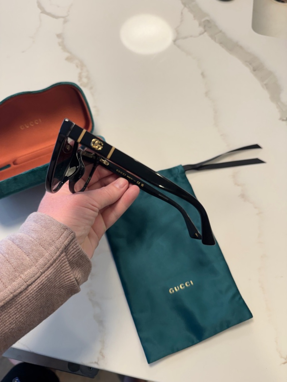 Gucci Black Women's Sunglasses with Teal Velvet Case & Teal Pouch - Picture 3 of 7